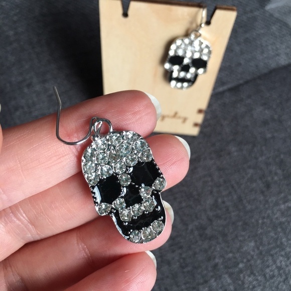 Skull Rhinestones Bling Fashion Dangle Earrings, Silver, Black - Picture 4 of 16